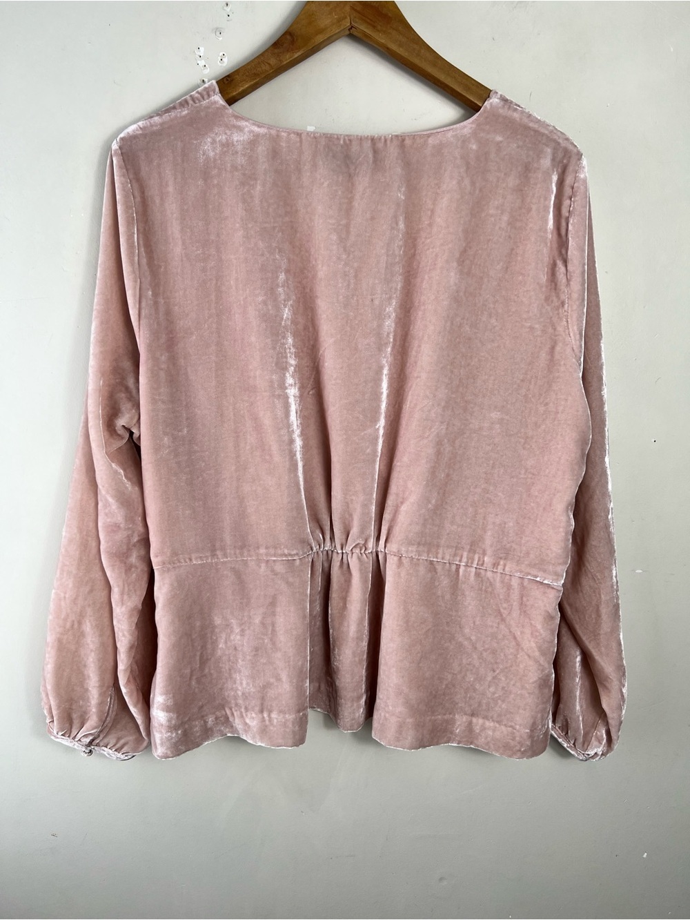 J Crew Blush Pink Velvet V-Neck Long Sleeve Peplum Blouse Size 16 Top - Picture 2 of 11